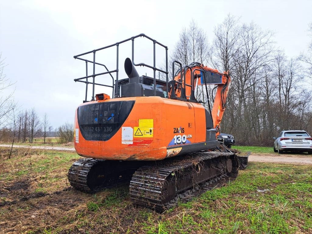 Hitachi ZX 130 LC N-6 - Pelle sur chenille: photos 5 Hitachi ZX 130 LC N-6 - Pelle sur chenille: photos 5