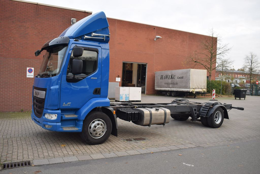 DAF LF 280 Fahrgestell Klima Navi 8-Gang ACC AHK - Châssis cabine: photos 2 DAF LF 280 Fahrgestell Klima Navi 8-Gang ACC AHK - Châssis cabine: photos 2