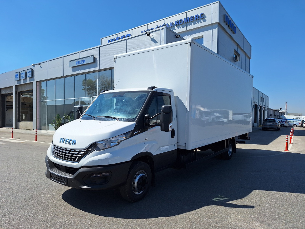 IVECO DAILY 72C18 A8 34m3 - Fourgon utilitaire: photos 1 IVECO DAILY 72C18 A8 34m3 - Fourgon utilitaire: photos 1