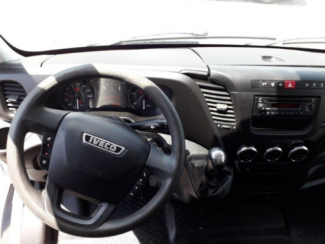 IVECO 35S15V - Fourgon utilitaire: photos 2 IVECO 35S15V - Fourgon utilitaire: photos 2