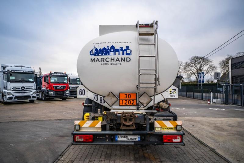 DAF CF 75 360 +ALU MAGYAR 13.500L /4COMP + INTARDER - Camion citerne: photos 5 DAF CF 75 360 +ALU MAGYAR 13.500L /4COMP + INTARDER - Camion citerne: photos 5