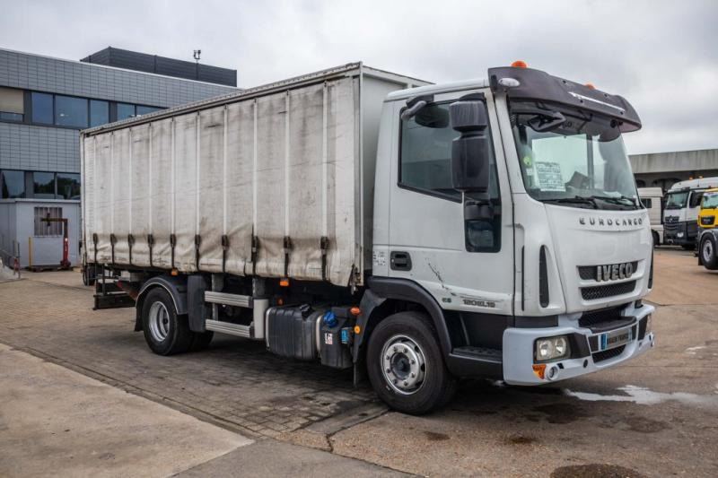 Iveco EUROCARGO 120EL19 - Camion à rideaux coulissants: photos 2 Iveco EUROCARGO 120EL19 - Camion à rideaux coulissants: photos 2