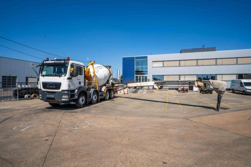 MAN TGS 32.360 BB+LIEBHERR+TAPIS THEAM TS 13m - Camion malaxeur: photos 1 MAN TGS 32.360 BB+LIEBHERR+TAPIS THEAM TS 13m - Camion malaxeur: photos 1