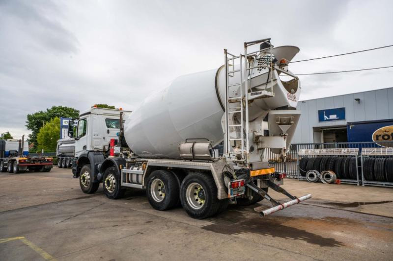 Mercedes AROCS 3240 + STETTER 9m3 - Camion malaxeur: photos 5 Mercedes AROCS 3240 + STETTER 9m3 - Camion malaxeur: photos 5
