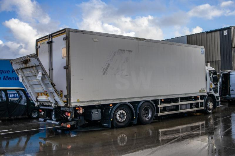 Renault PREMIUM 310DXI+E5+CARRIER+ENGINE PROBLEM - Camion frigorifique: photos 3 Renault PREMIUM 310DXI+E5+CARRIER+ENGINE PROBLEM - Camion frigorifique: photos 3