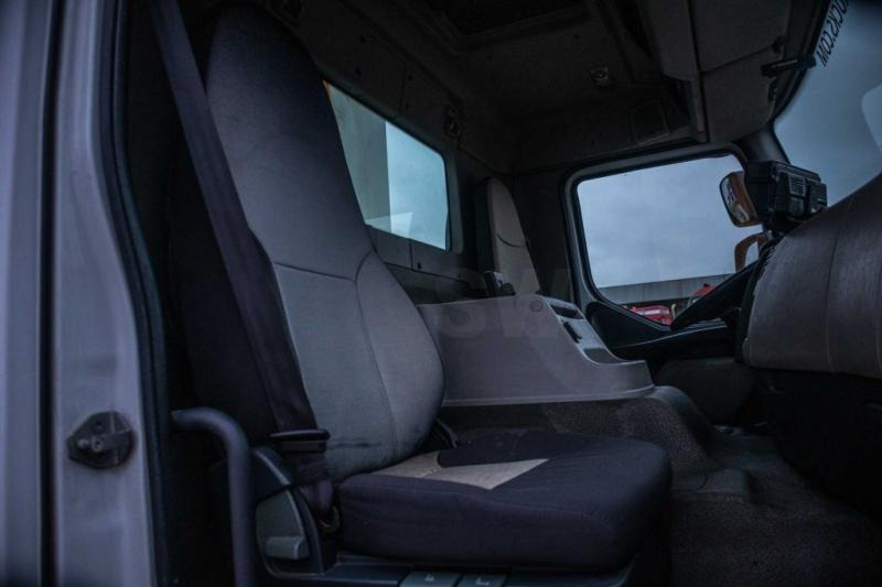 Camion fourgon Renault PREMIUM 380 DXI-6x2: photos 7