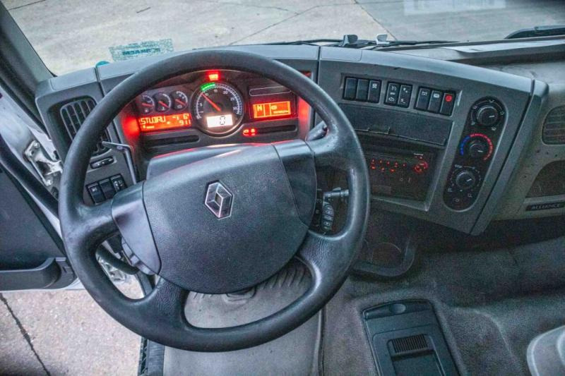 Photo d'intérieur 2: Camion fourgon Renault PREMIUM 380 DXI-6x2