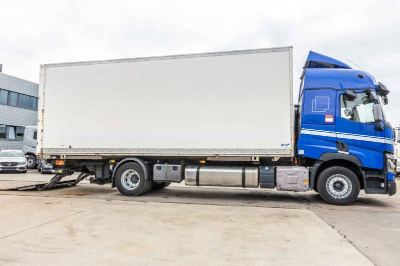 Renault T460+E6 - Camion à rideaux coulissants: photos 4 Renault T460+E6 - Camion à rideaux coulissants: photos 4