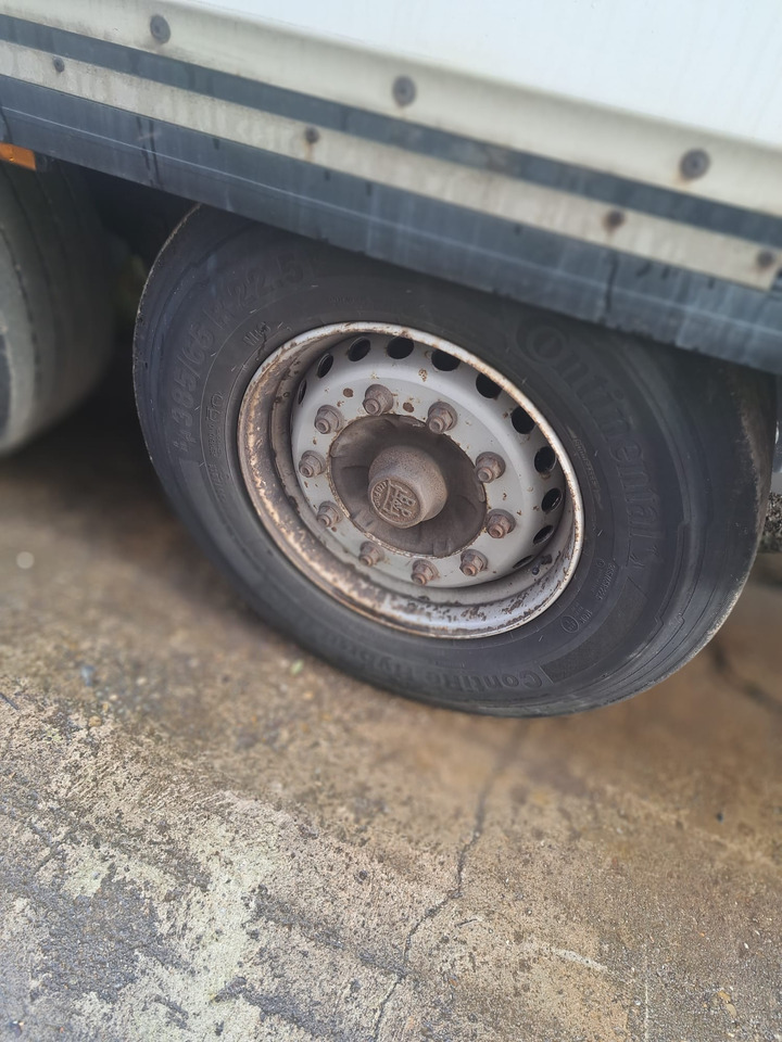 KRONE - Semi-remorque fourgon: photos 4 KRONE - Semi-remorque fourgon: photos 4