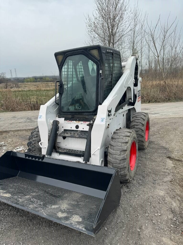 Bobcat S 300 - Mini chargeuse: photos 3 Bobcat S 300 - Mini chargeuse: photos 3