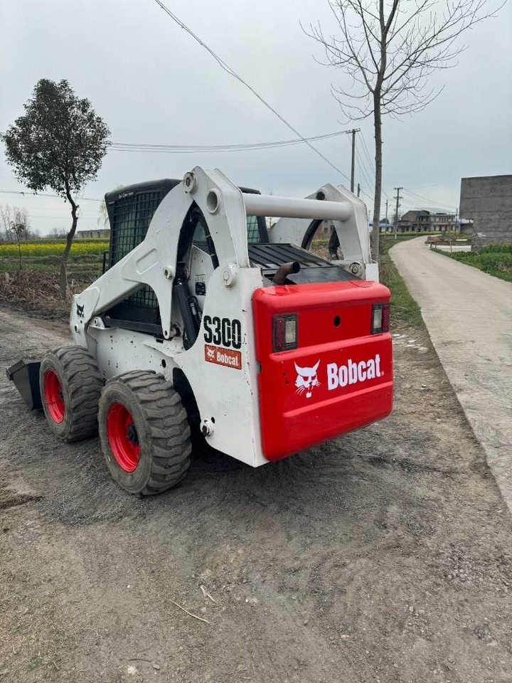 Bobcat S 300 - Mini chargeuse: photos 4 Bobcat S 300 - Mini chargeuse: photos 4