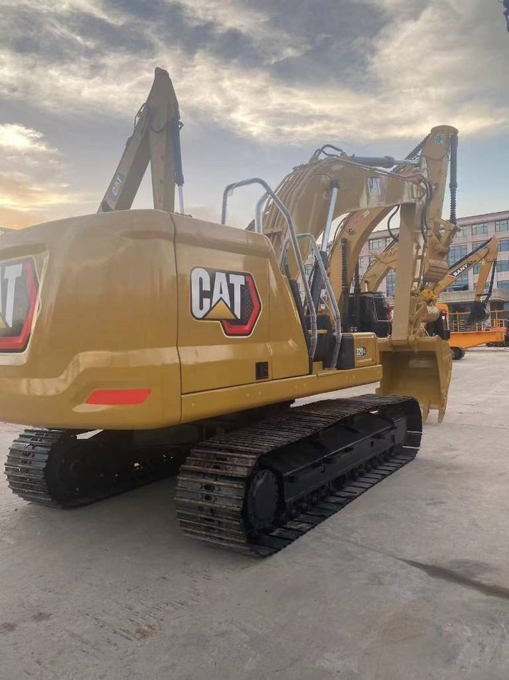 Pelle sur chenille CAT 320 GC: photos 6