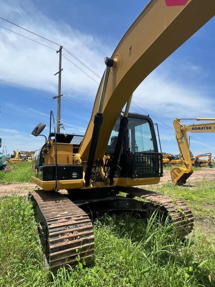 CAT 320d - Pelle sur chenille: photos 4 CAT 320d - Pelle sur chenille: photos 4