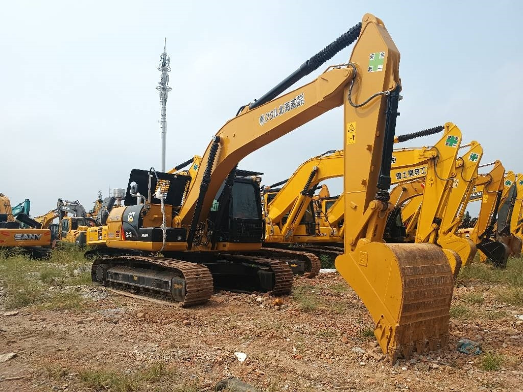 CAT 323D2 - Pelle sur chenille: photos 3 CAT 323D2 - Pelle sur chenille: photos 3