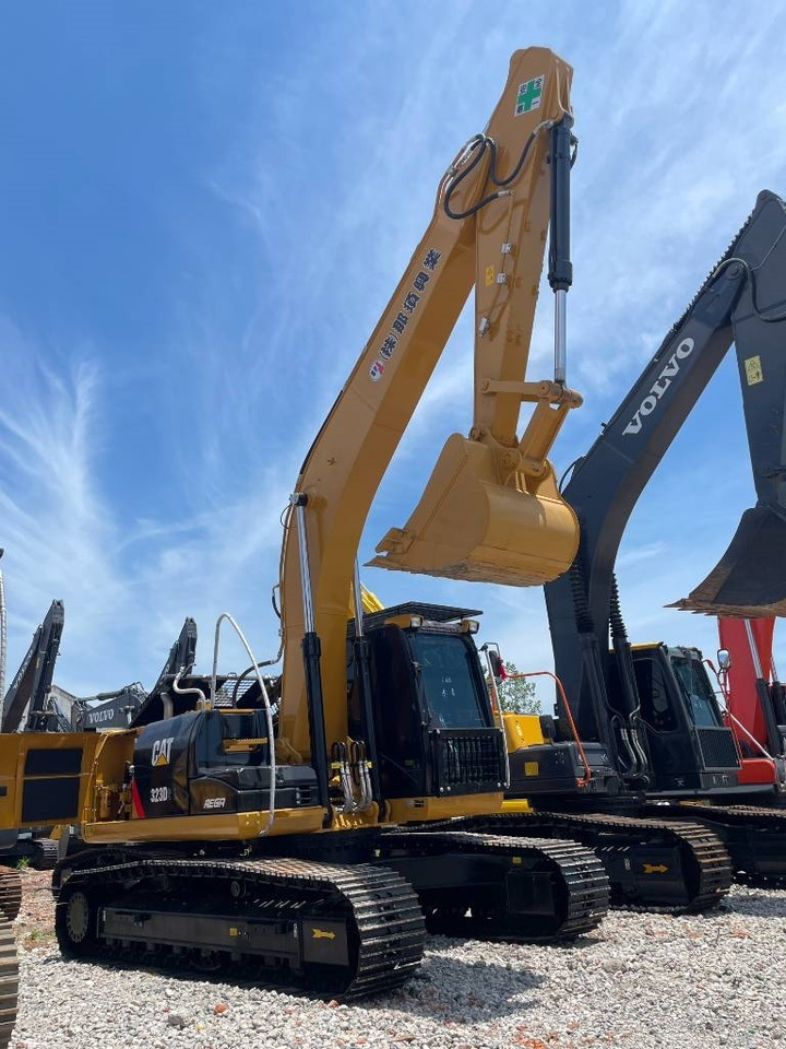 CAT 323D2 - Pelle sur chenille: photos 4 CAT 323D2 - Pelle sur chenille: photos 4