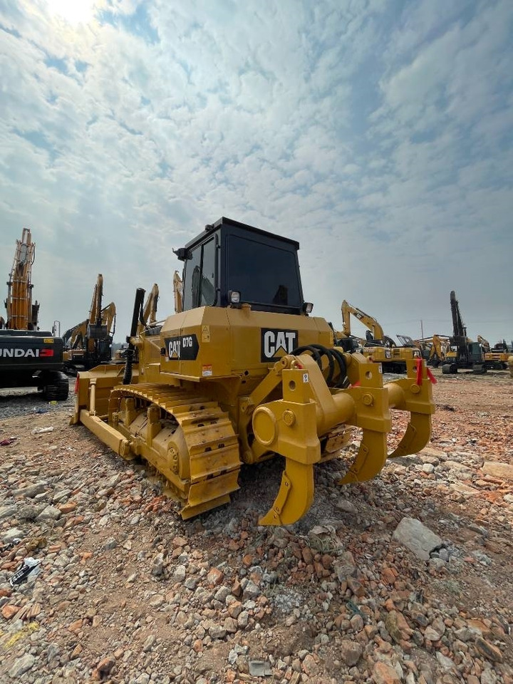 CAT D 7 G - Pelle sur chenille: photos 3 CAT D 7 G - Pelle sur chenille: photos 3
