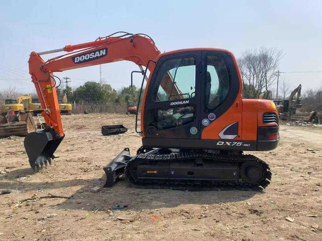 Doosan DX 75-9 C - Mini pelle: photos 1 Doosan DX 75-9 C - Mini pelle: photos 1