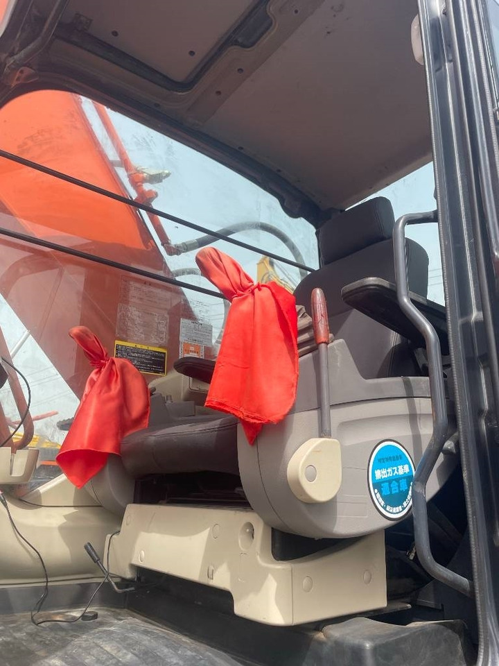 Hitachi ZX 240 - Pelle sur chenille: photos 4 Hitachi ZX 240 - Pelle sur chenille: photos 4