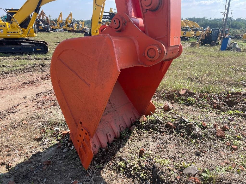 Hitachi ZX 240 - Pelle sur chenille: photos 5 Hitachi ZX 240 - Pelle sur chenille: photos 5