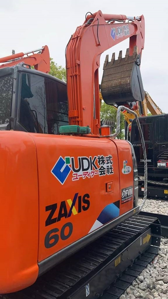 Hitachi ZX 60 - Mini pelle: photos 5 Hitachi ZX 60 - Mini pelle: photos 5