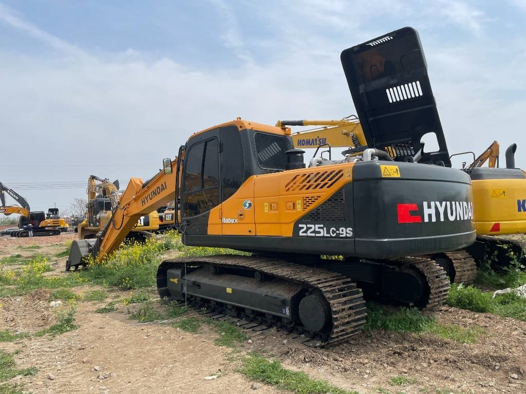 Hyundai 225LC-9S - Pelle sur chenille: photos 1 Hyundai 225LC-9S - Pelle sur chenille: photos 1