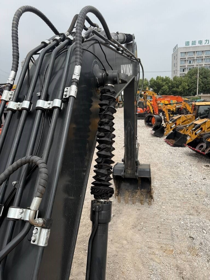 Hyundai HX 220 - Pelle sur chenille: photos 4 Hyundai HX 220 - Pelle sur chenille: photos 4