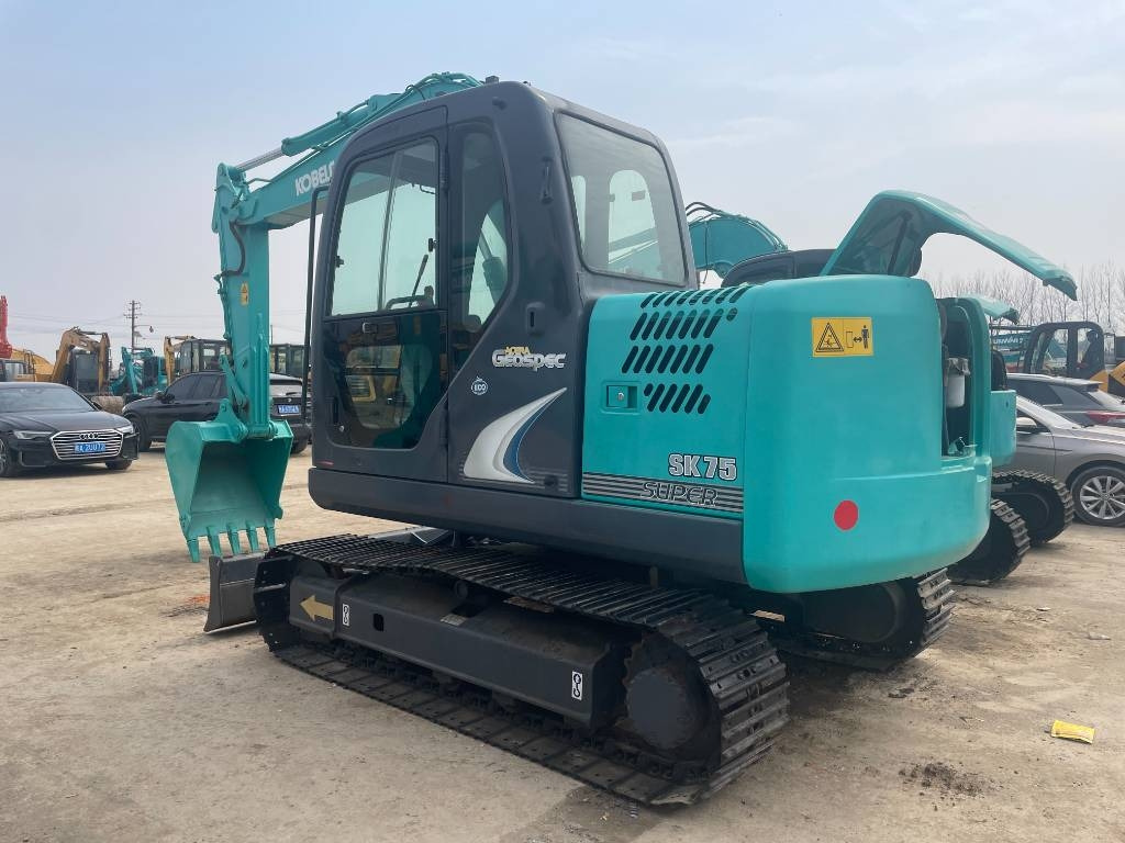 Kobelco SK 75 - Mini pelle: photos 1 Kobelco SK 75 - Mini pelle: photos 1