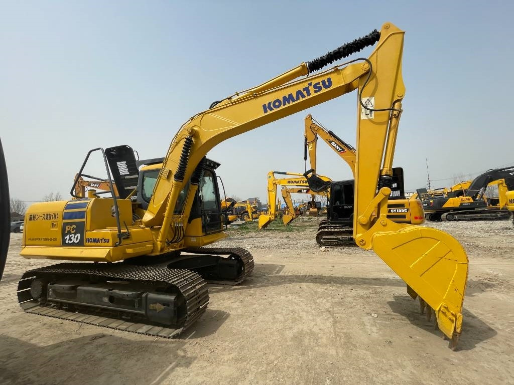 Komatsu PC 130 - Pelle sur chenille: photos 5 Komatsu PC 130 - Pelle sur chenille: photos 5