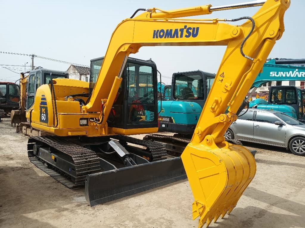 Komatsu PC 60 - Pelle sur chenille: photos 1 Komatsu PC 60 - Pelle sur chenille: photos 1