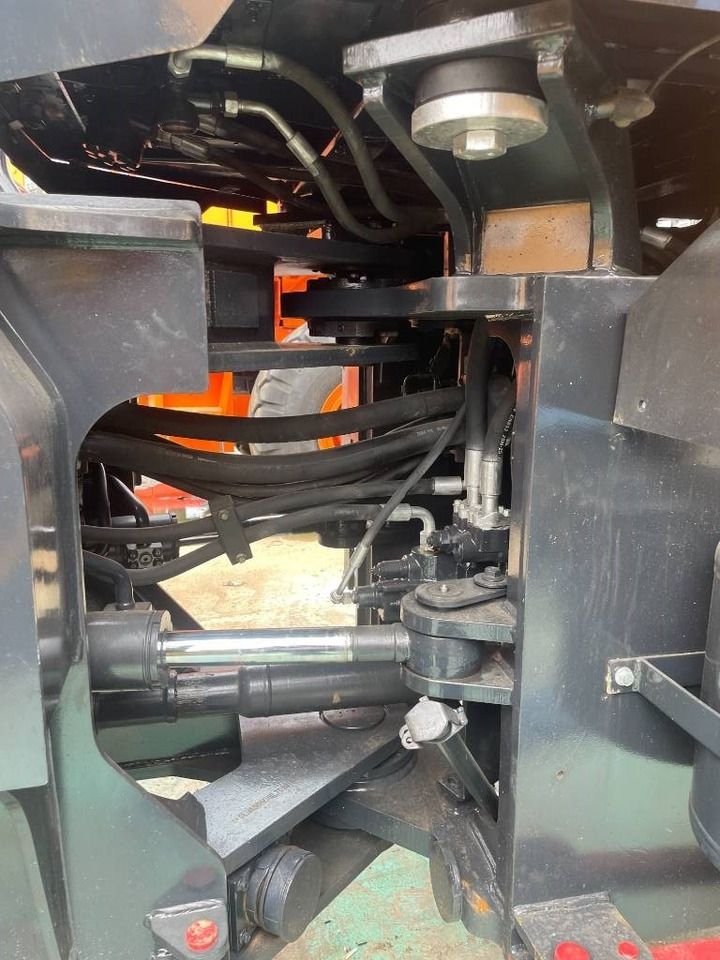 Liugong 856 H - Chargeuse sur pneus: photos 2 Liugong 856 H - Chargeuse sur pneus: photos 2