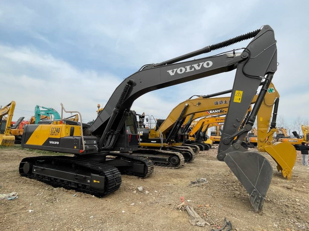 Volvo EC 240 - Pelle sur chenille: photos 3 Volvo EC 240 - Pelle sur chenille: photos 3