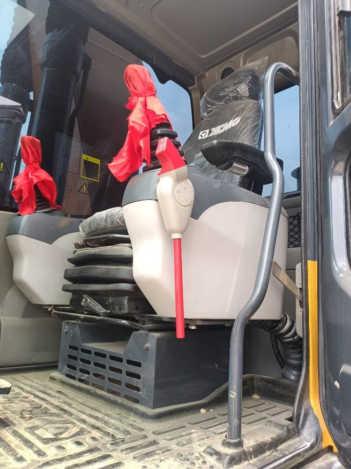 XCMG XE 215 DA - Pelle sur chenille: photos 4 XCMG XE 215 DA - Pelle sur chenille: photos 4