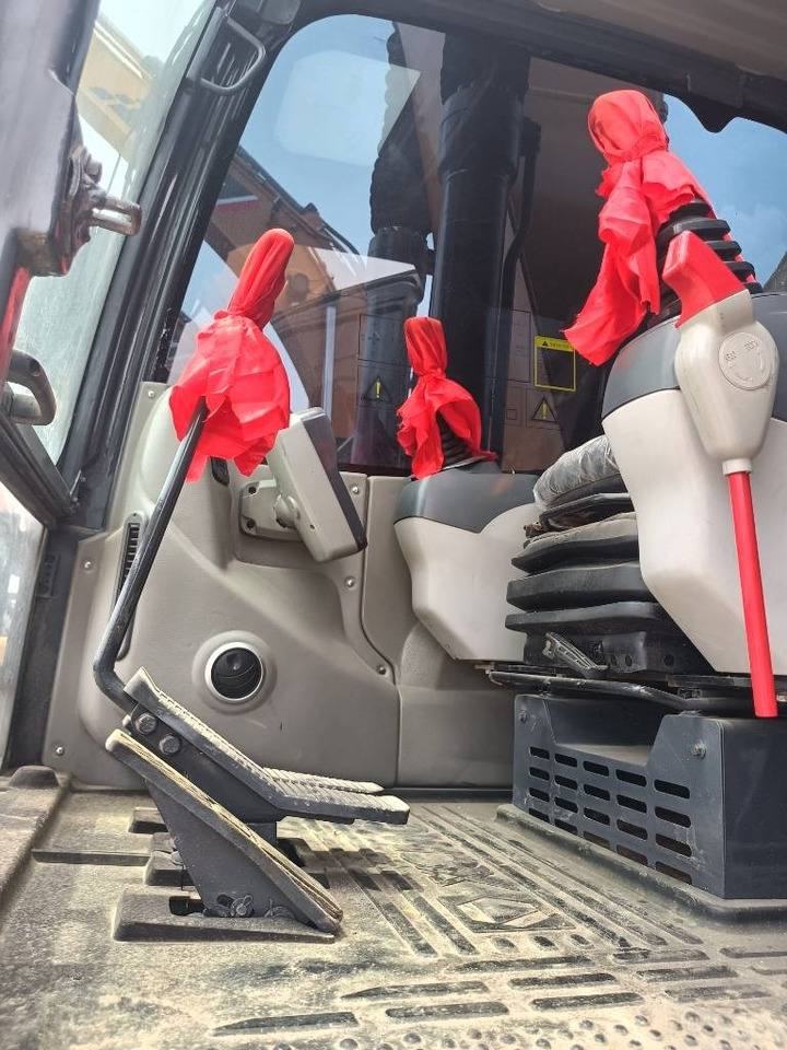 XCMG XE 215 DA - Pelle sur chenille: photos 5 XCMG XE 215 DA - Pelle sur chenille: photos 5