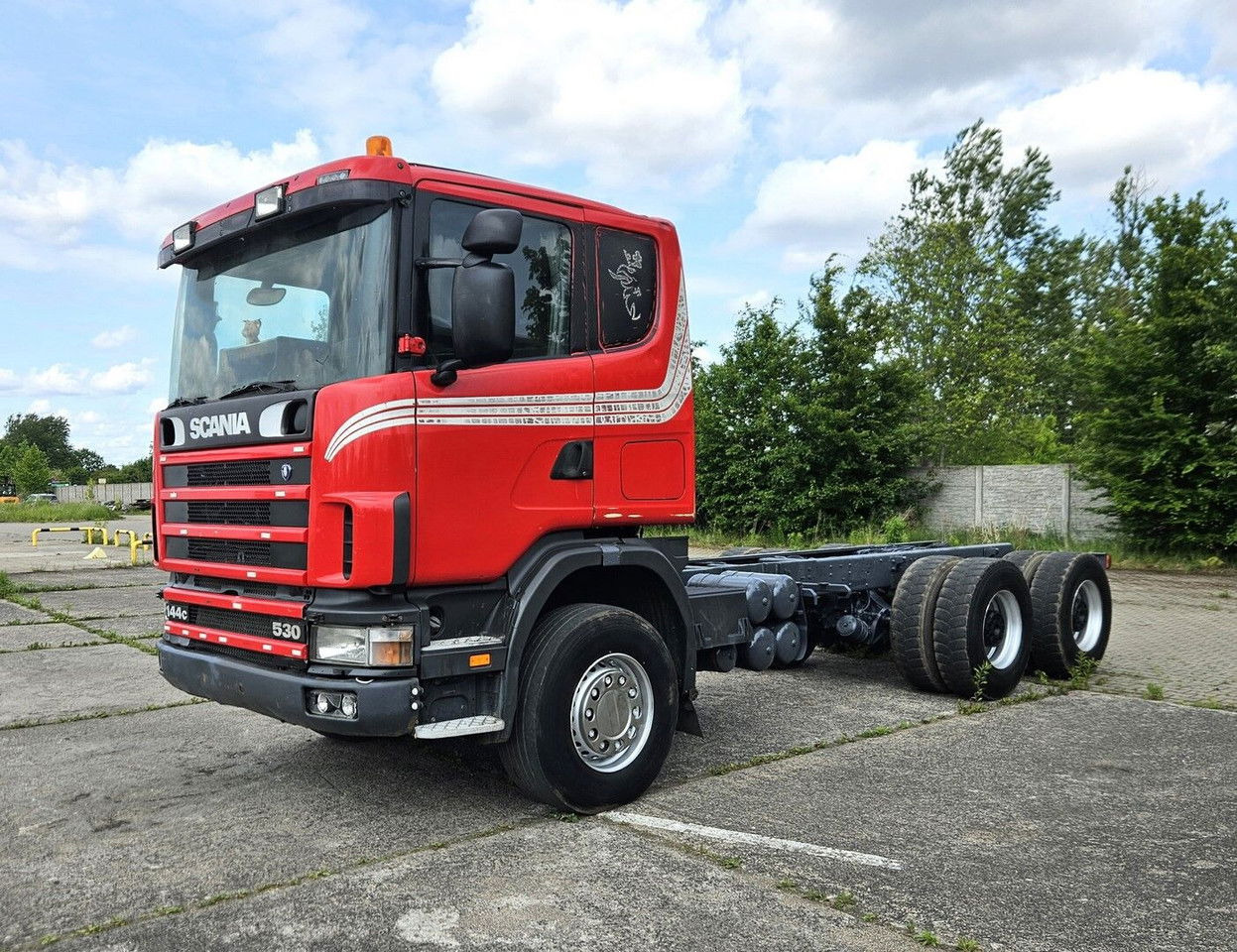 Scania 144 530 6X4 Manual Pump AND Injectros - Full Sprin G - Châssis cabine: photos 1 Scania 144 530 6X4 Manual Pump AND Injectros - Full Sprin G - Châssis cabine: photos 1