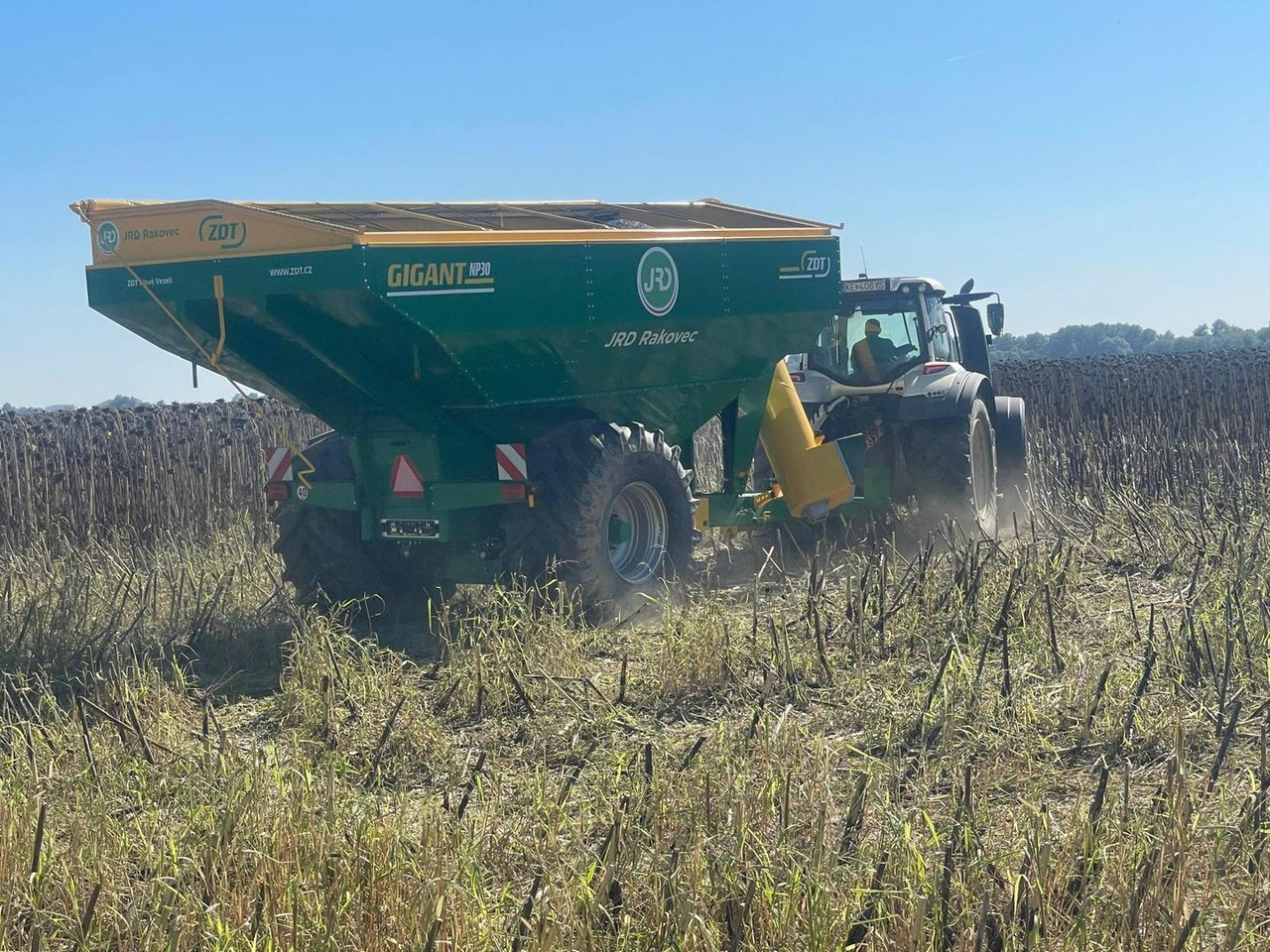 ZDT GIGANT, NP 30, Prekladací voz - Remorque agricole: photos 5 ZDT GIGANT, NP 30, Prekladací voz - Remorque agricole: photos 5