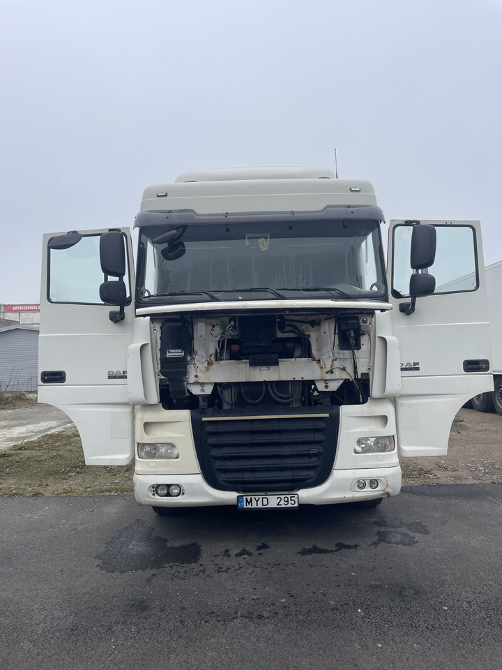DAF XF105.460 Euro 5 manual gearbox - Tracteur routier: photos 3 DAF XF105.460 Euro 5 manual gearbox - Tracteur routier: photos 3
