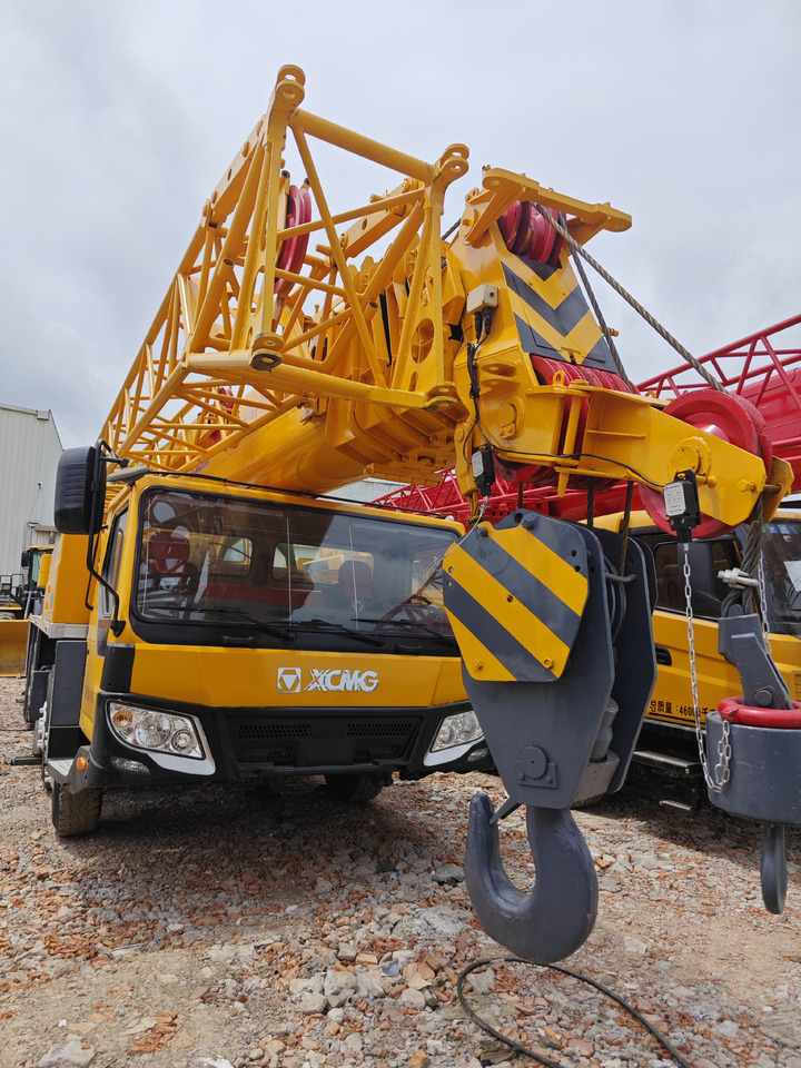 XCMG QY70K QY70KC XCT70 70T Used Truck Crane - Grue mobile: photos 2 XCMG QY70K QY70KC XCT70 70T Used Truck Crane - Grue mobile: photos 2