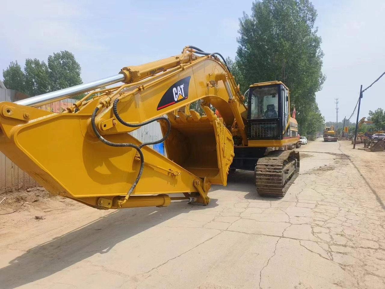 Caterpillar 330B Used excavator - Pelle sur chenille: photos 2 Caterpillar 330B Used excavator - Pelle sur chenille: photos 2