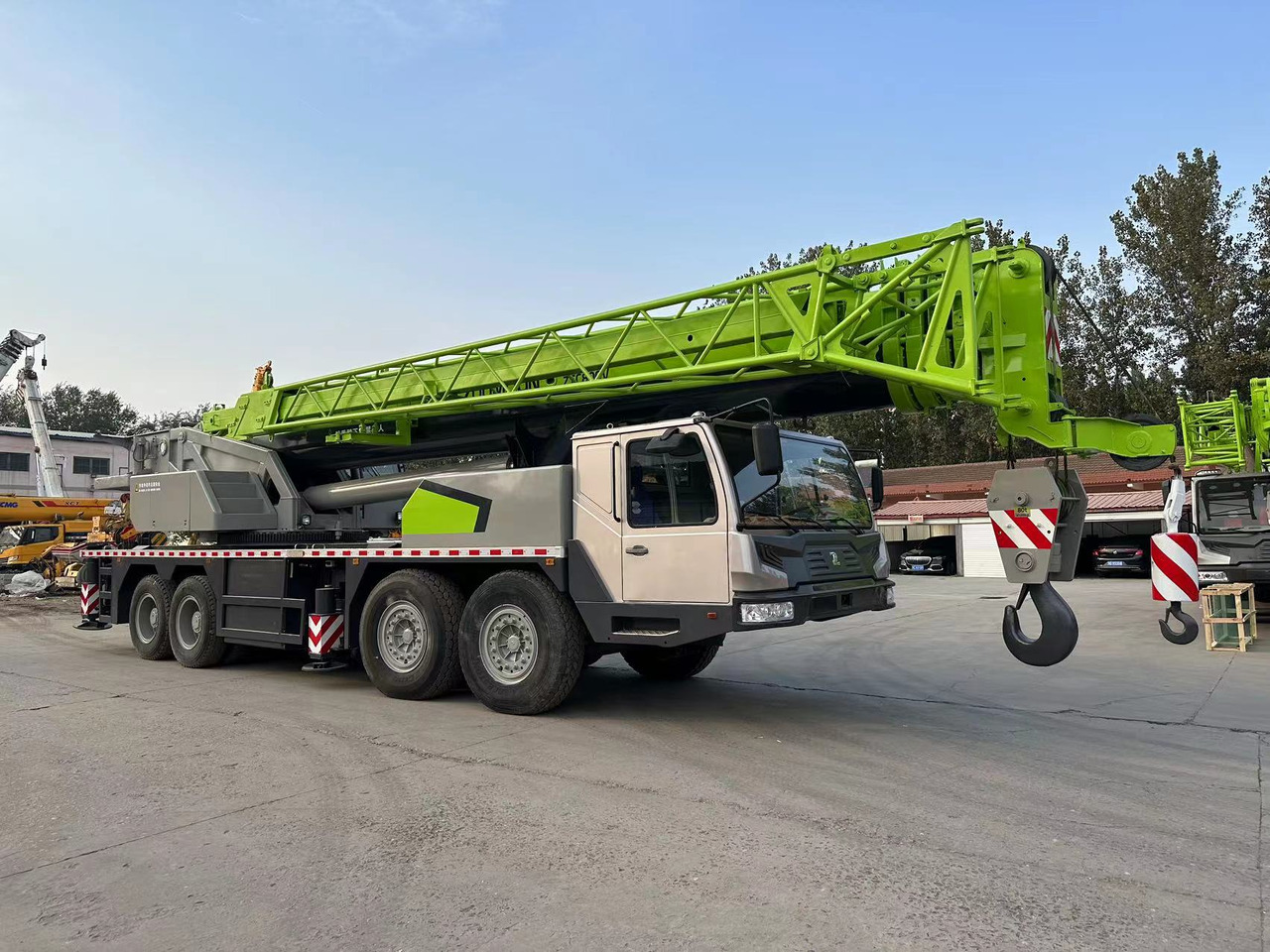 Zoomlion ZTC800V Used 80ton trcuk crane - Grue mobile: photos 1 Zoomlion ZTC800V Used 80ton trcuk crane - Grue mobile: photos 1
