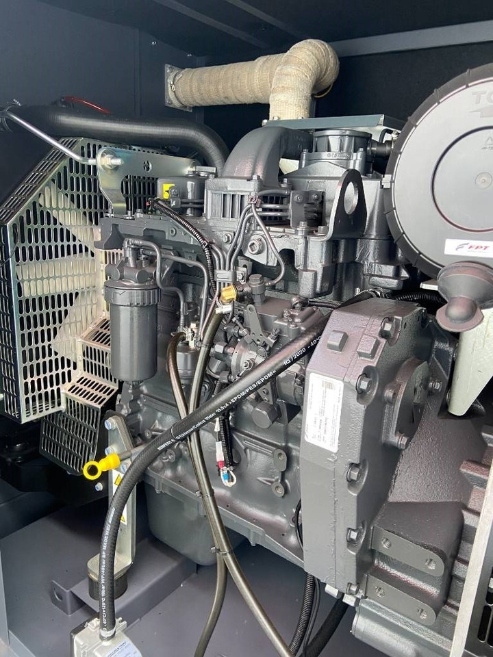 Iveco NEF45SM2 - 88 kVA Generator - DPX-17551 - Groupe électrogène: photos 5 Iveco NEF45SM2 - 88 kVA Generator - DPX-17551 - Groupe électrogène: photos 5