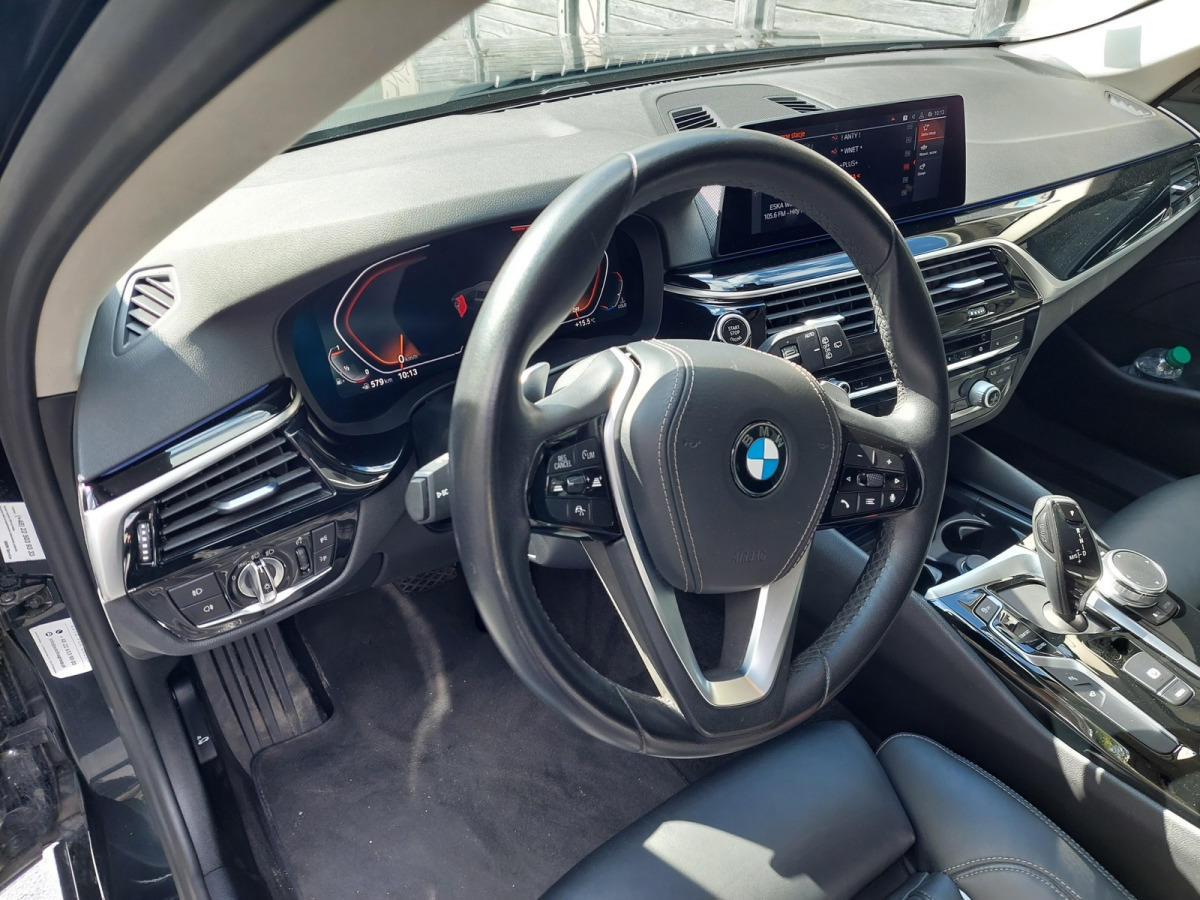 BMW 530I XDRIVE KOMBI - Voiture: photos 5 BMW 530I XDRIVE KOMBI - Voiture: photos 5