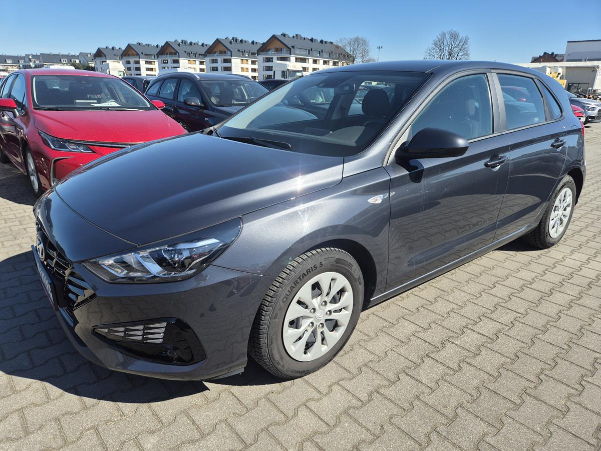 HYUNDAI I30 HATCHBACK - Voiture à hayon: photos 2 HYUNDAI I30 HATCHBACK - Voiture à hayon: photos 2