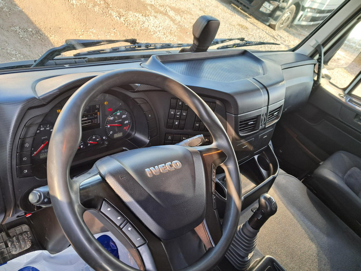 Camion fourgon IVECO AD260SY/P KONTENER Z WINDĄ: photos 7