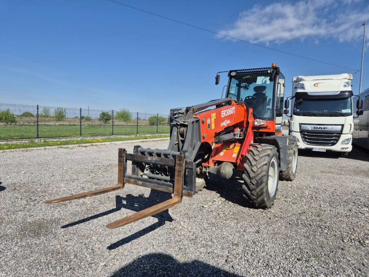 Ładowarka kołowa przegubowa – EVERUN ER3060T – 2023 – 3 t – joystick - Chargeuse sur pneus: photos 2 Ładowarka kołowa przegubowa – EVERUN ER3060T – 2023 – 3 t – joystick - Chargeuse sur pneus: photos 2