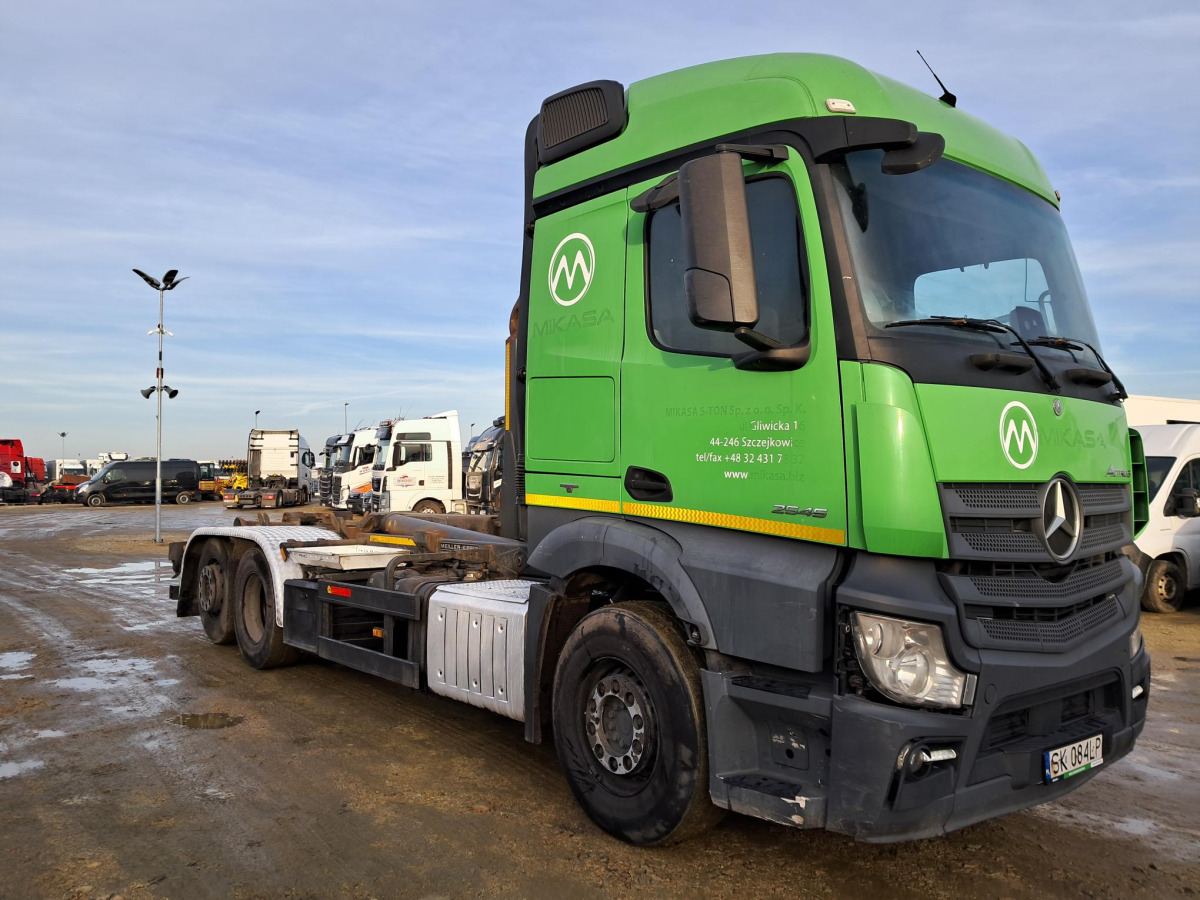 MERCEDES BENZ ACTROS HAKOWIEC - Camion ampliroll: photos 1 MERCEDES BENZ ACTROS HAKOWIEC - Camion ampliroll: photos 1