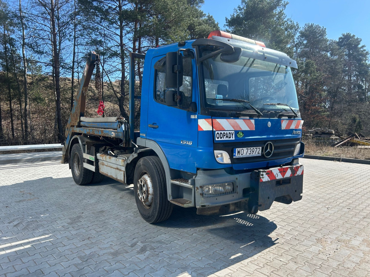 MERCEDES BENZ ATEGO HAKOWIEC - Camion ampliroll: photos 1 MERCEDES BENZ ATEGO HAKOWIEC - Camion ampliroll: photos 1