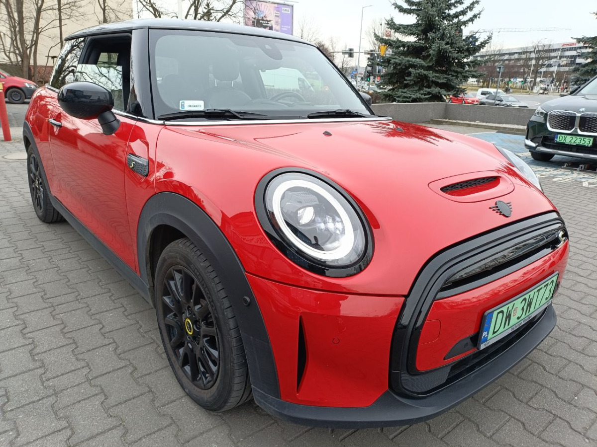 MINI Cooper SE HATCHBACK - Voiture: photos 1 MINI Cooper SE HATCHBACK - Voiture: photos 1