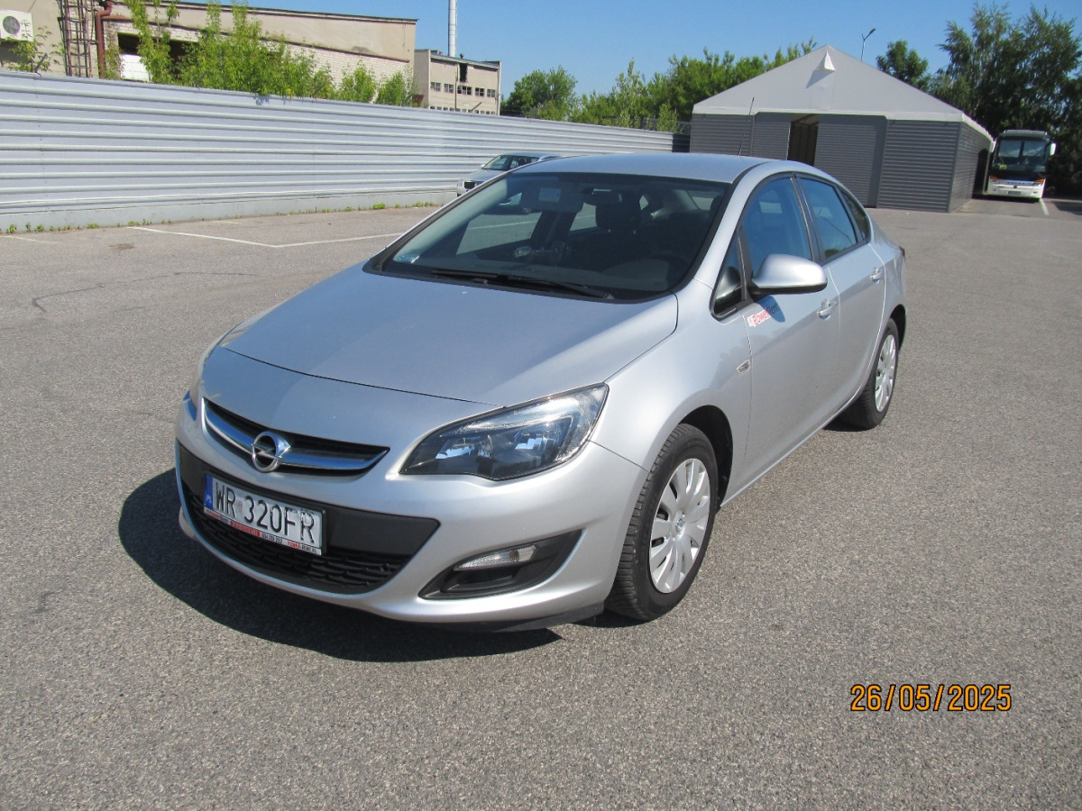 OPEL ASTRA SEDAN - Berline: photos 3 OPEL ASTRA SEDAN - Berline: photos 3