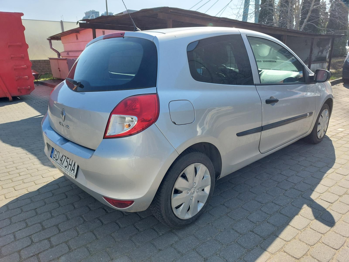 RENAULT CLIO HATCHBACK - Voiture: photos 5 RENAULT CLIO HATCHBACK - Voiture: photos 5