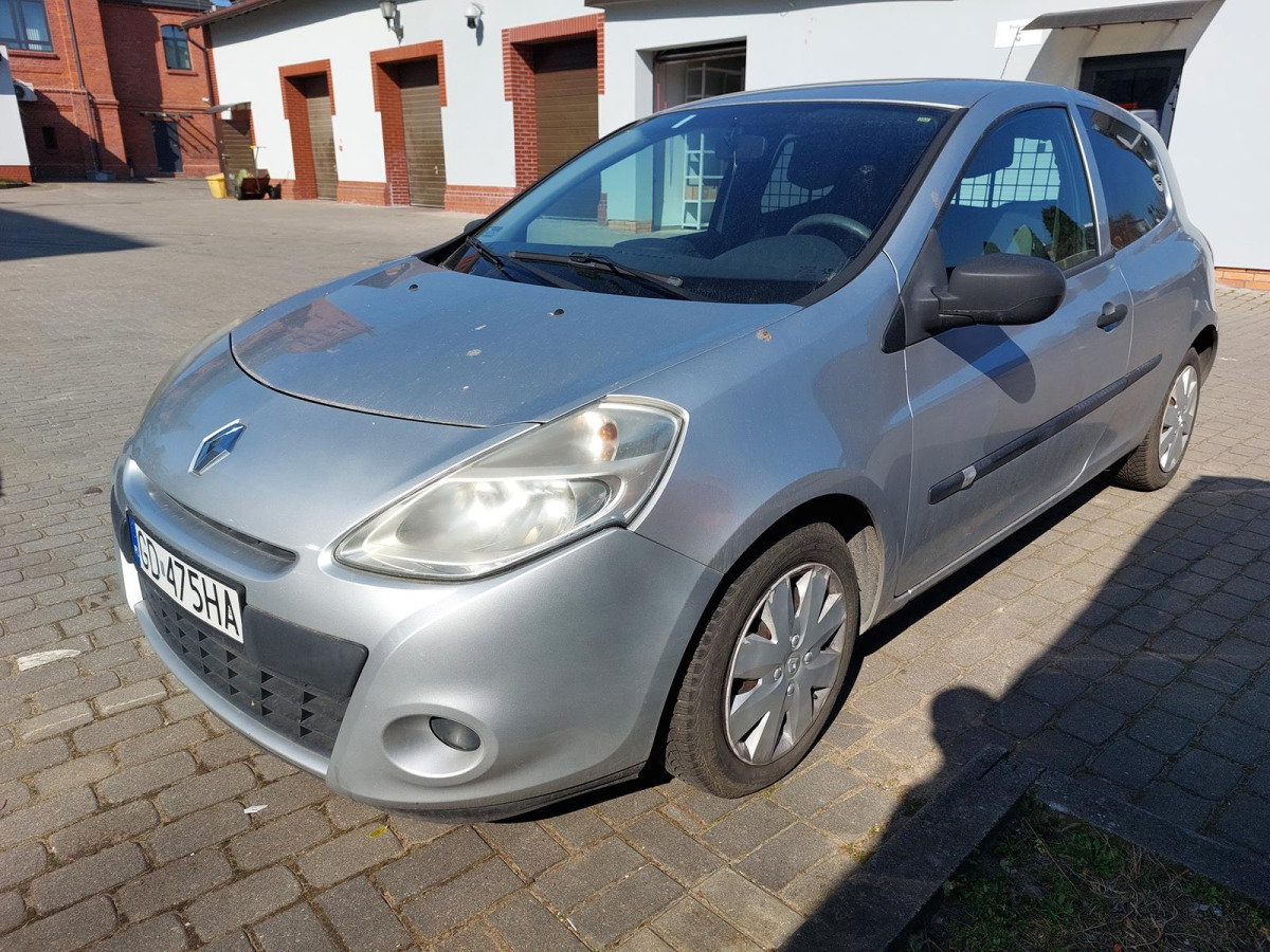 RENAULT CLIO HATCHBACK - Voiture: photos 2 RENAULT CLIO HATCHBACK - Voiture: photos 2